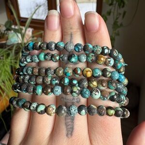 (One) Tibetan turquoise beaded healing bracelet